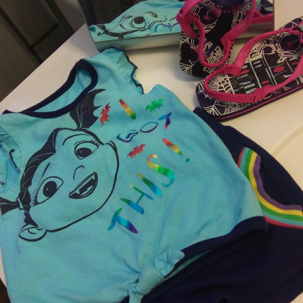 Vampirina outfit➕sandals
